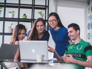 découvrez comment partager facilement vos contenus et fichiers avec notre guide complet sur le partage en ligne.