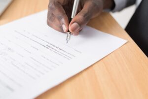 accord de vente détaillant les termes et conditions entre acheteur et vendeur pour une transaction commerciale sécurisée.
