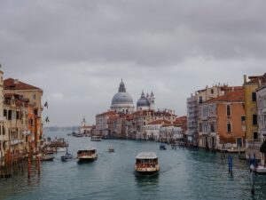 découvrez la villa venezia, un havre de paix alliant charme italien et confort moderne pour des séjours inoubliables.